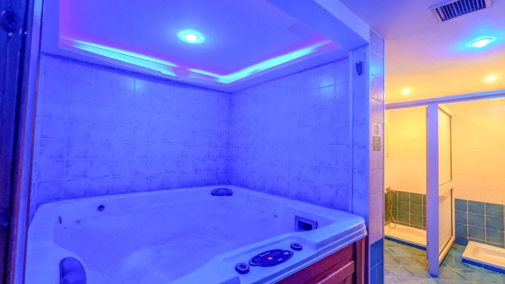 الفندق منتجع شاطئ أوبروي, سهل حشيش - سهل حشيش